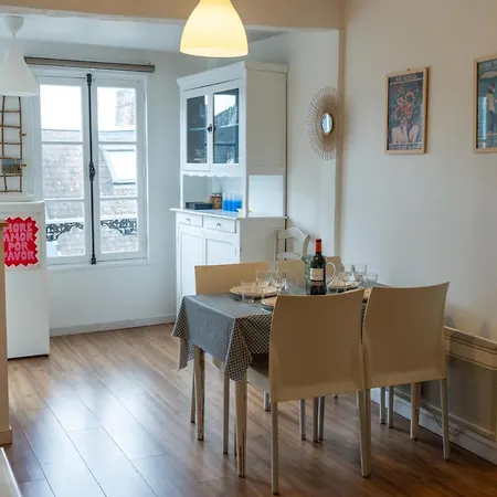 Appartement Vue Sur La Baie Dans Le Quartier Des Marins *